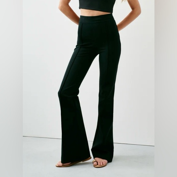 Spanx Ponte Flare Pant in Black, Size LP - Picture 1 of 7